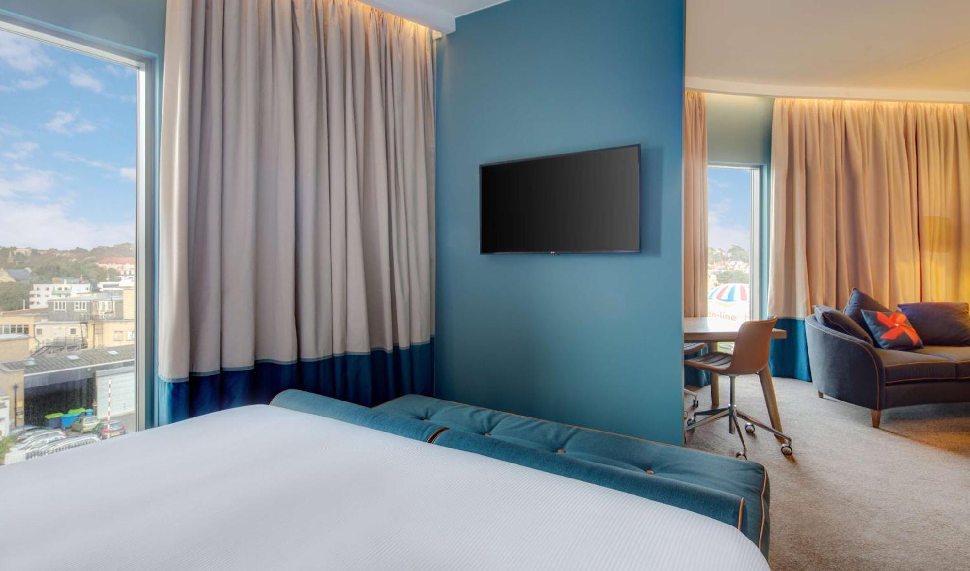 Hilton 4* Bournemouth